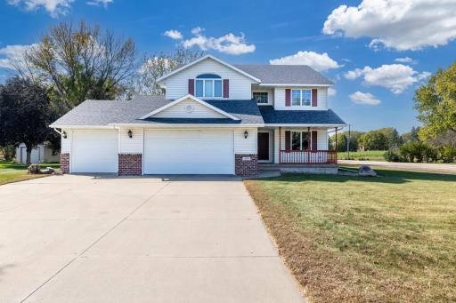 500 Chatfield Lane, Belle Plaine, MN 56011