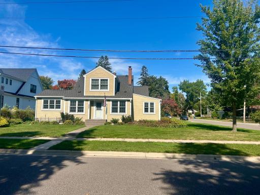 2287 6th Street, Saint Paul, MN 55110