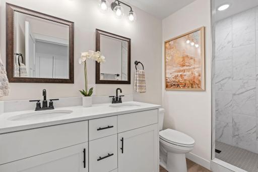 30-web-or-mls-602 Grouse Way-30.jpg