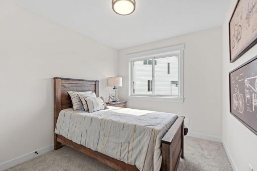 24-web-or-mls-602 Grouse Way-24.jpg