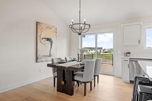 13-web-or-mls-602 Grouse Way-13.jpg