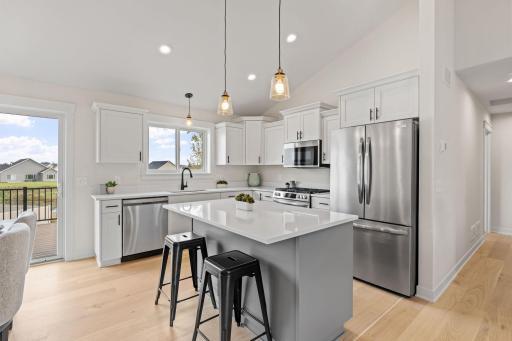 16-web-or-mls-602 Grouse Way-16.jpg