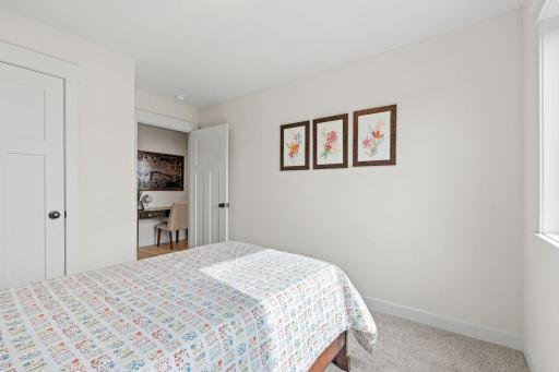 23-web-or-mls-602 Grouse Way-23.jpg