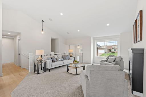 9-web-or-mls-602 Grouse Way-9.jpg