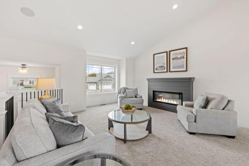 10-web-or-mls-602 Grouse Way-10.jpg