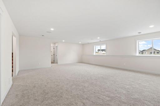 33-web-or-mls-602 Grouse Way-33.jpg