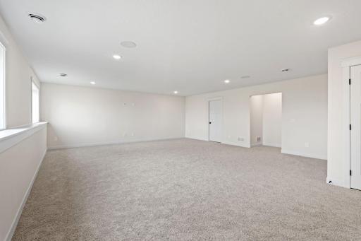 34-web-or-mls-602 Grouse Way-34.jpg