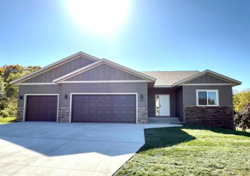 Photo for 2804 Oak Lawn Drive, Northfield, MN 55057 - listing #6798538 2804 Oak Lawn Drive, Northfield, MN 55057