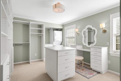 Dressing room with private washer and dryer