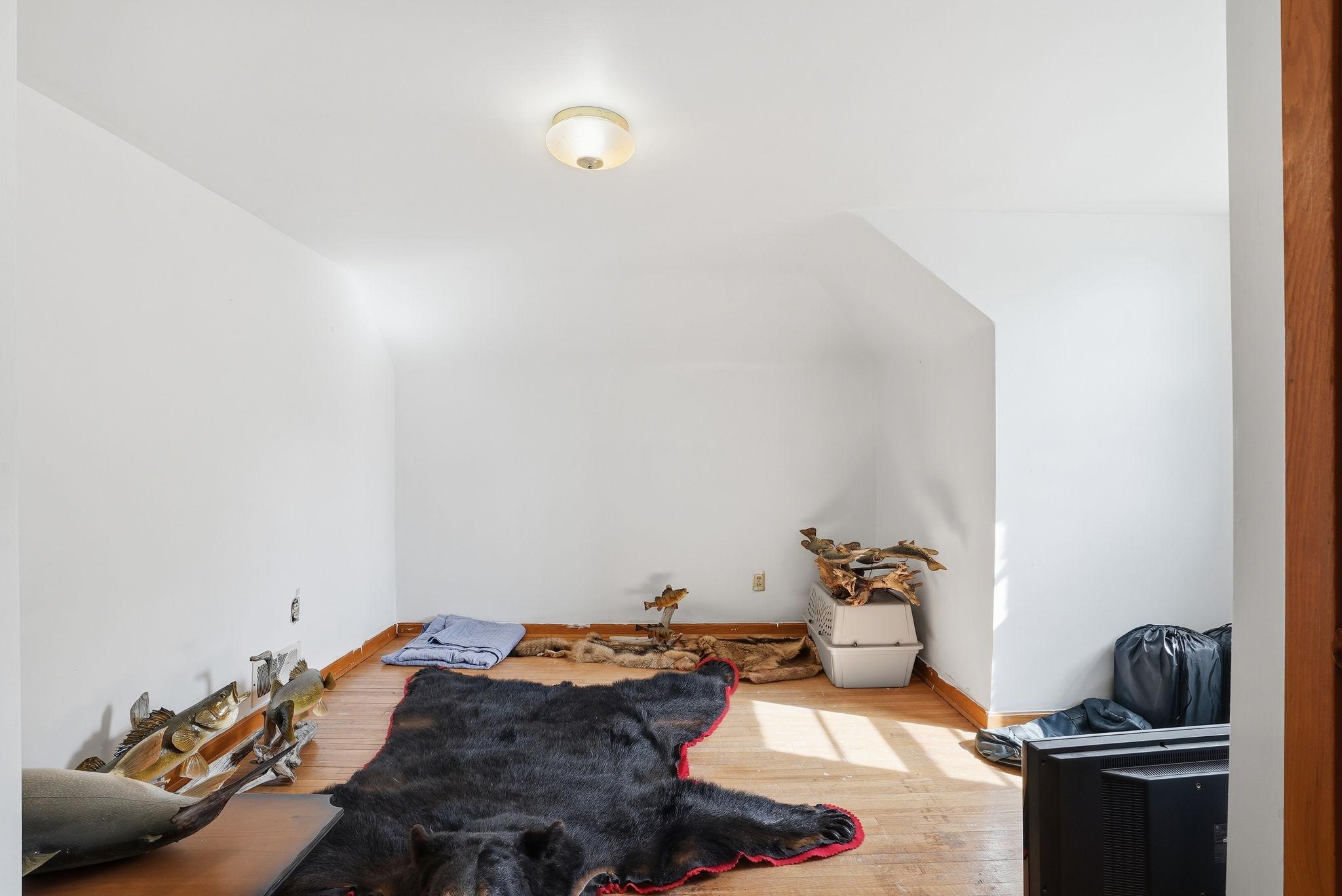 Upstairs bedroom 2