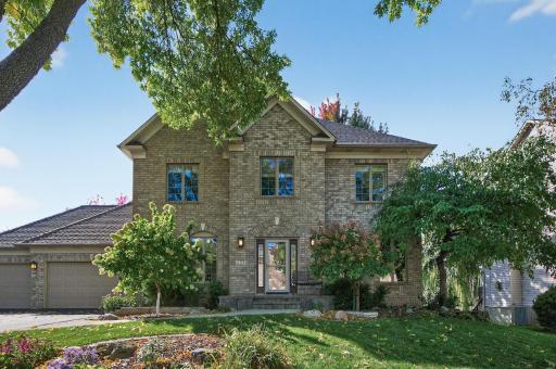 2231 Stone Creek Drive, Chanhassen, MN 55317