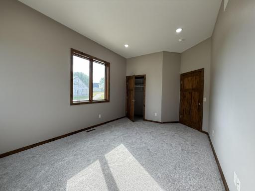 1207 S Shore Drive, Worthington, MN 56187