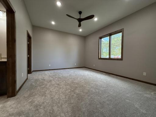 1207 S Shore Drive, Worthington, MN 56187