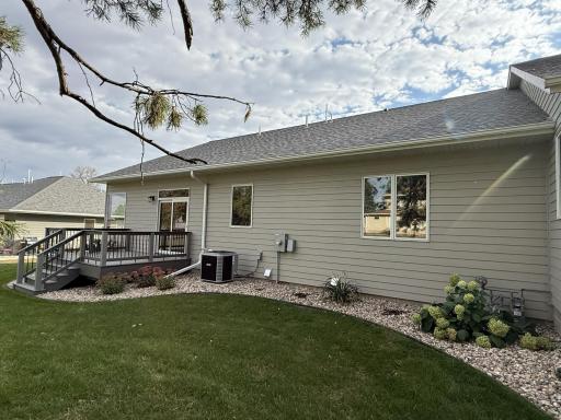 1207 S Shore Drive, Worthington, MN 56187