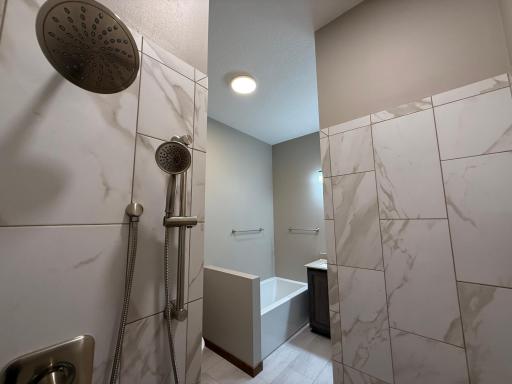 1207 S Shore Drive, Worthington, MN 56187