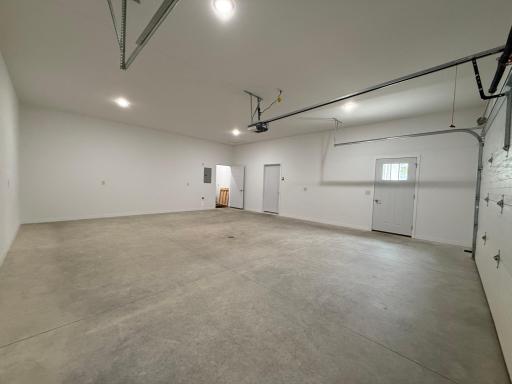 1207 S Shore Drive, Worthington, MN 56187