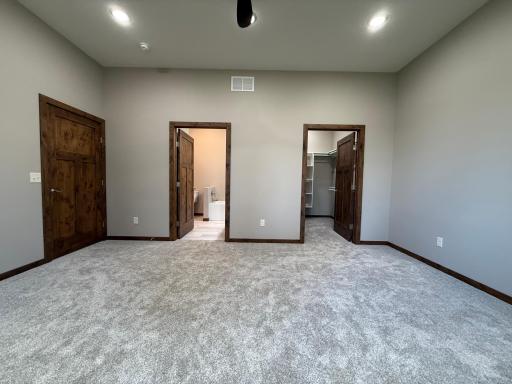 1207 S Shore Drive, Worthington, MN 56187