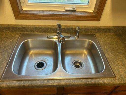 408 Main Avenue N, Thief River Falls, MN 56701