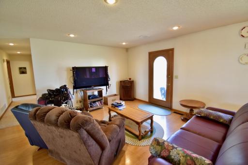 Additional sitting area next to dining room area
