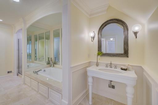 7 Bent Tree Court, Saint Paul, MN 55127