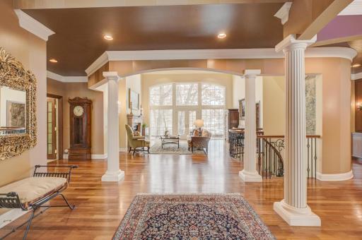 7 Bent Tree Court, Saint Paul, MN 55127