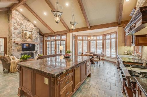 7 Bent Tree Court, Saint Paul, MN 55127