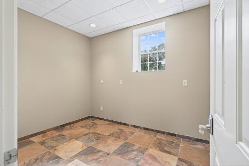 1925 48th Street NE, Rochester, MN 55906