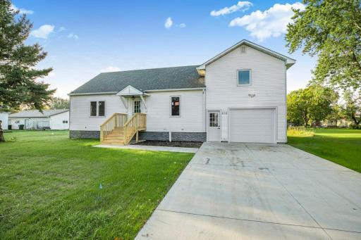410 2nd Street NW, Melrose, MN 56352