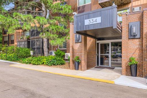 334 Cherokee Avenue #103 - MLS Sized - 004 - 04 Exterior Front Entry.jpg