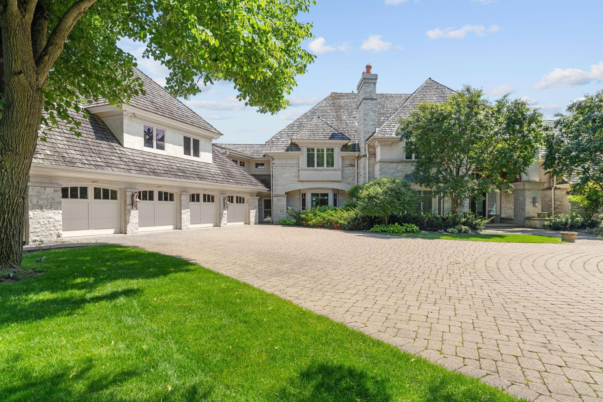 2-web-or-mls-1492 Hunter Dr-2.jpg