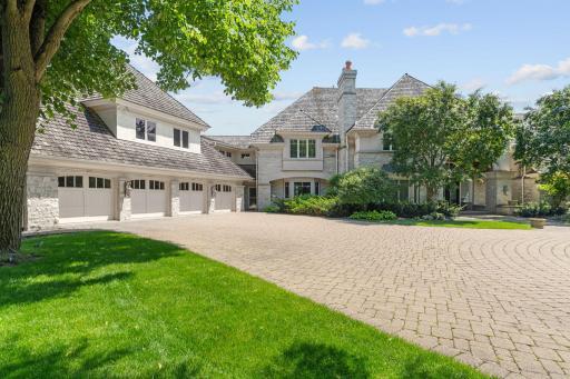 2-web-or-mls-1492 Hunter Dr-2.jpg