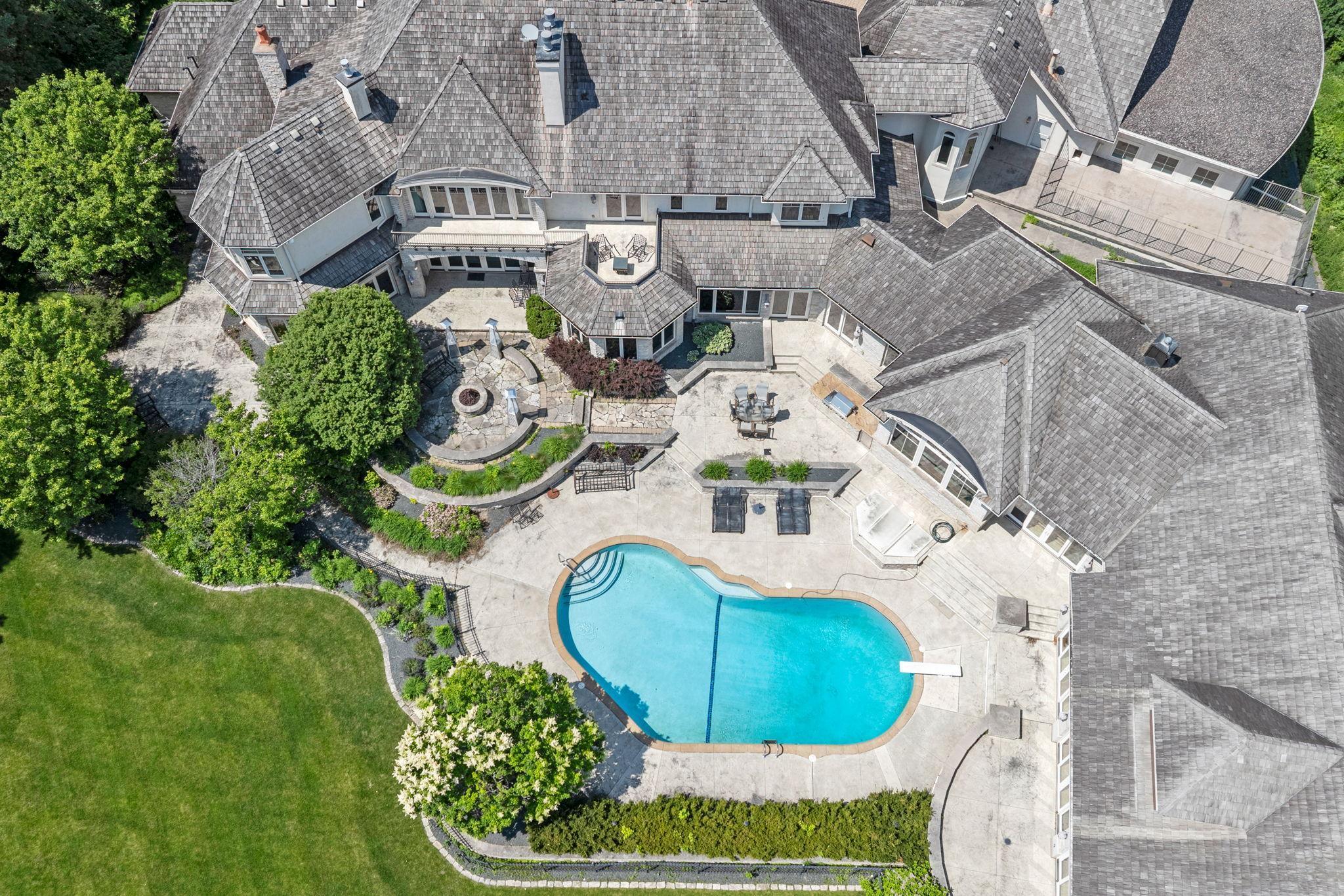 24-web-or-mls-1492 Hunter Dr-25.jpg