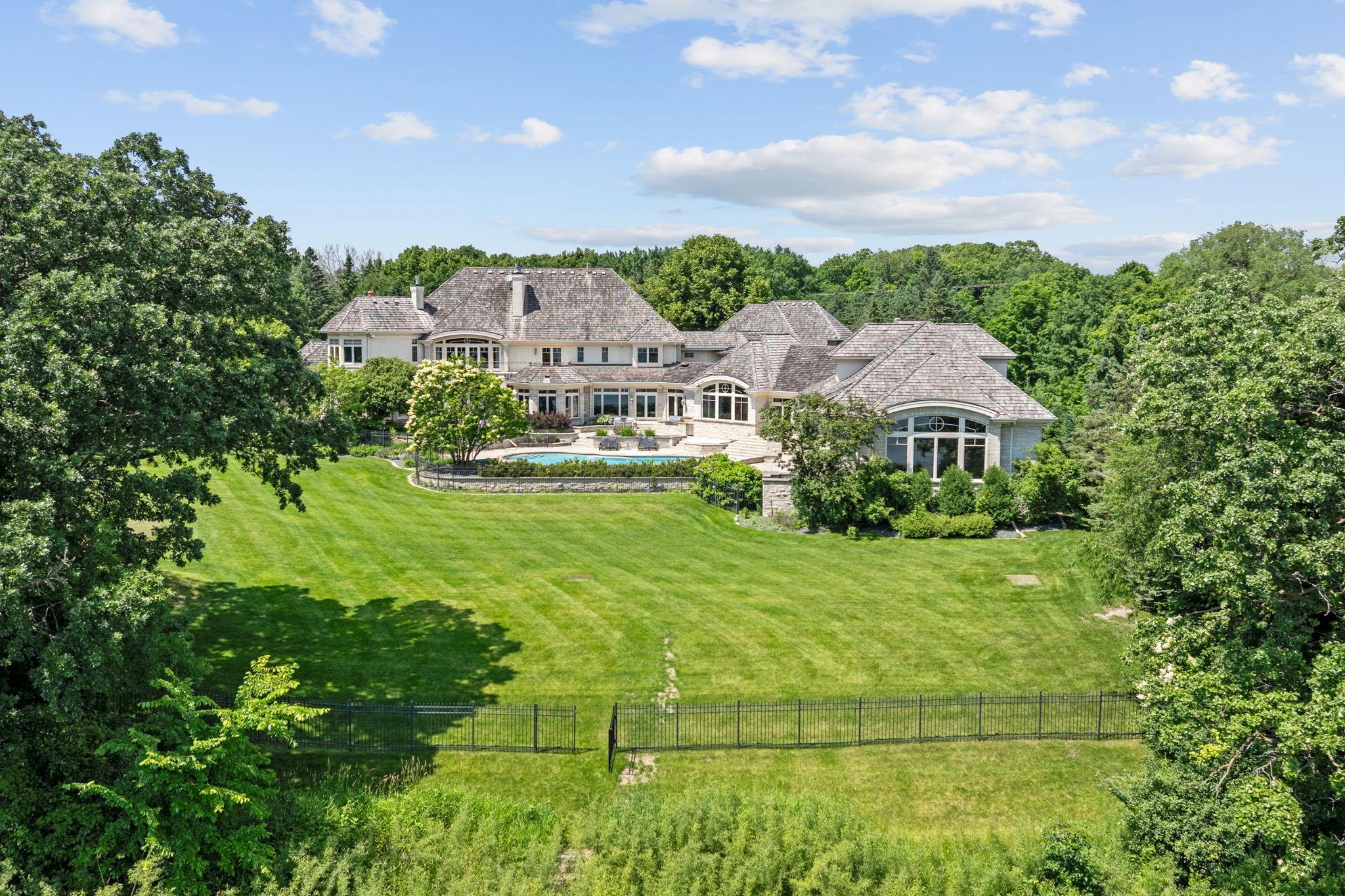 16-web-or-mls-1492 Hunter Dr-17.jpg