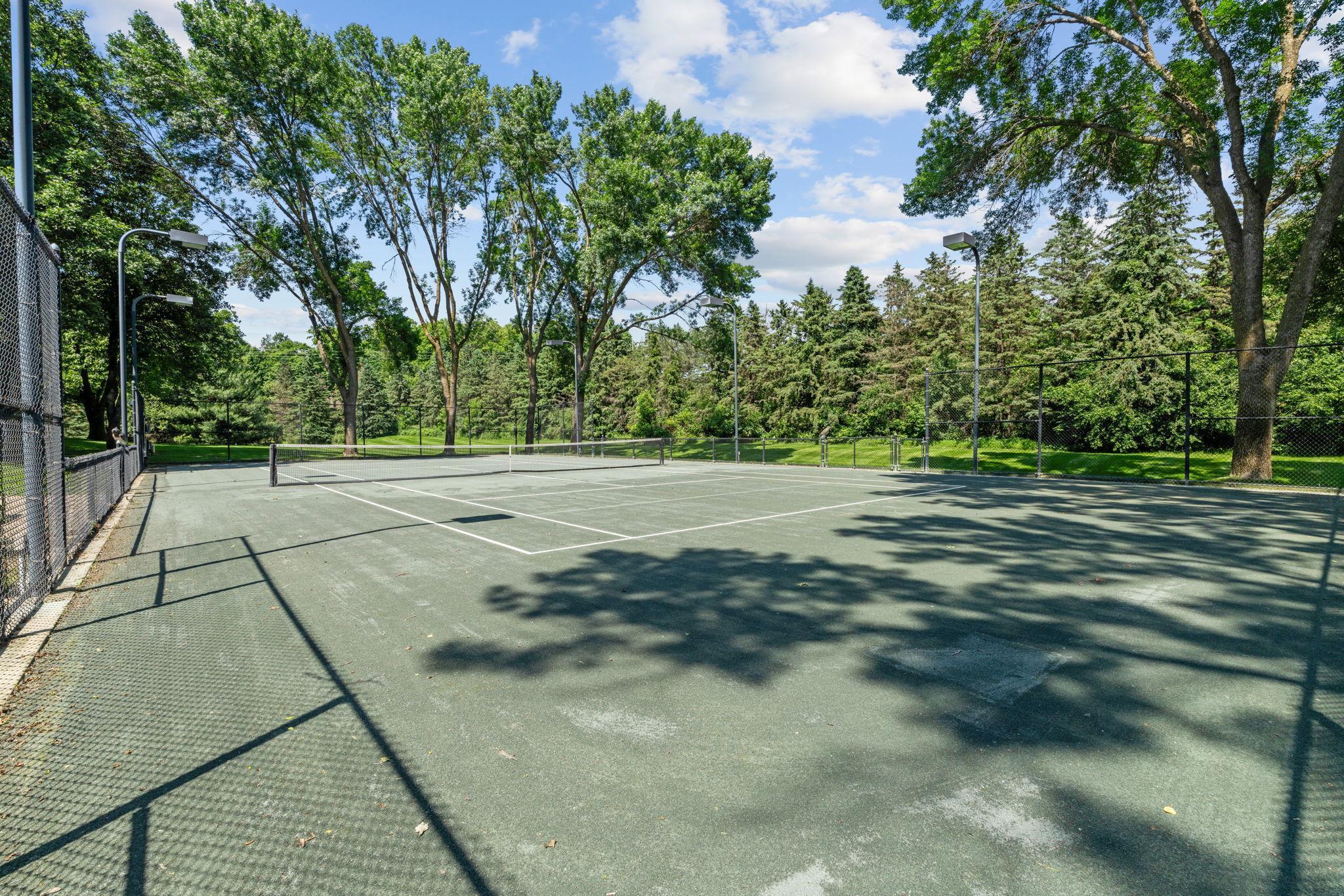 12-web-or-mls-1492 Hunter Dr-13.jpg