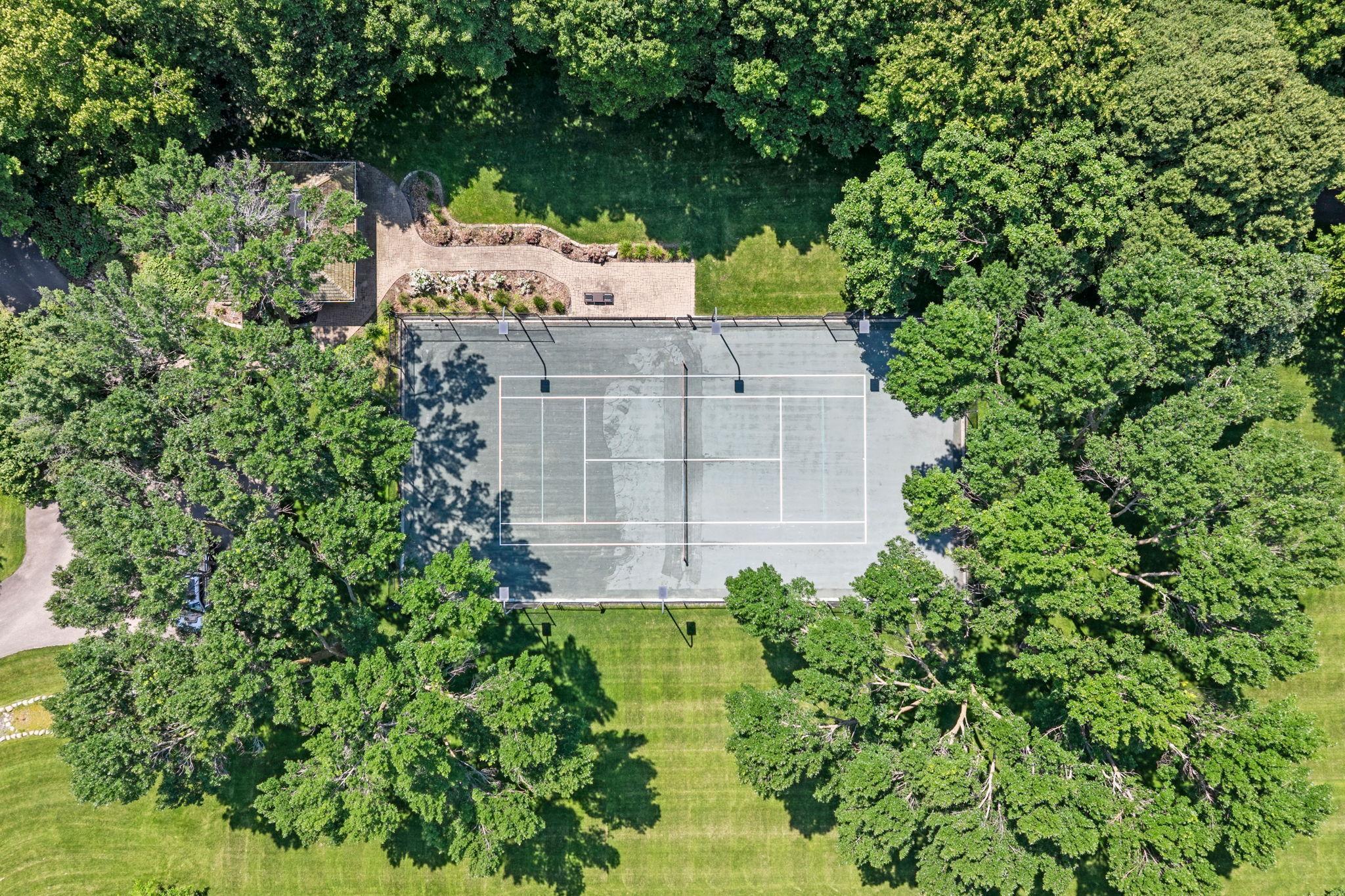 33-web-or-mls-1492 Hunter Dr-34.jpg