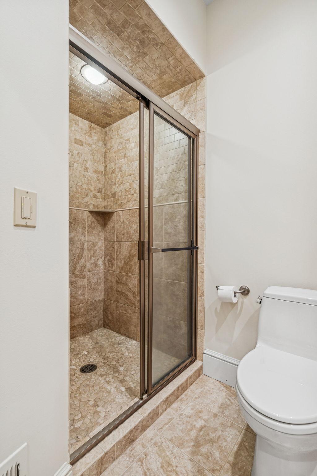 155-web-or-mls-1492 Hunter Dr-155.jpg