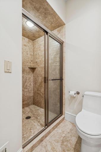 155-web-or-mls-1492 Hunter Dr-155.jpg