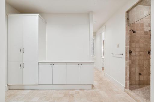 146-web-or-mls-1492 Hunter Dr-146.jpg