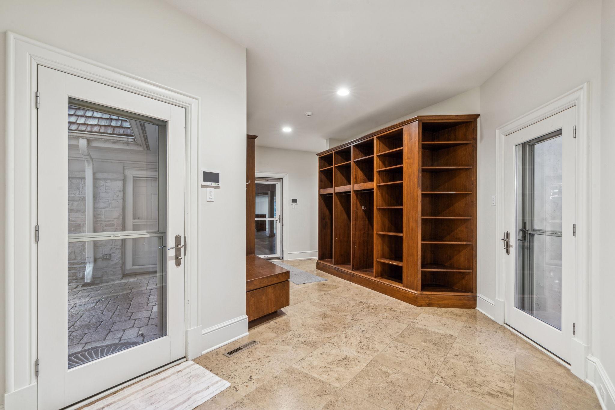 149-web-or-mls-1492 Hunter Dr-149.jpg