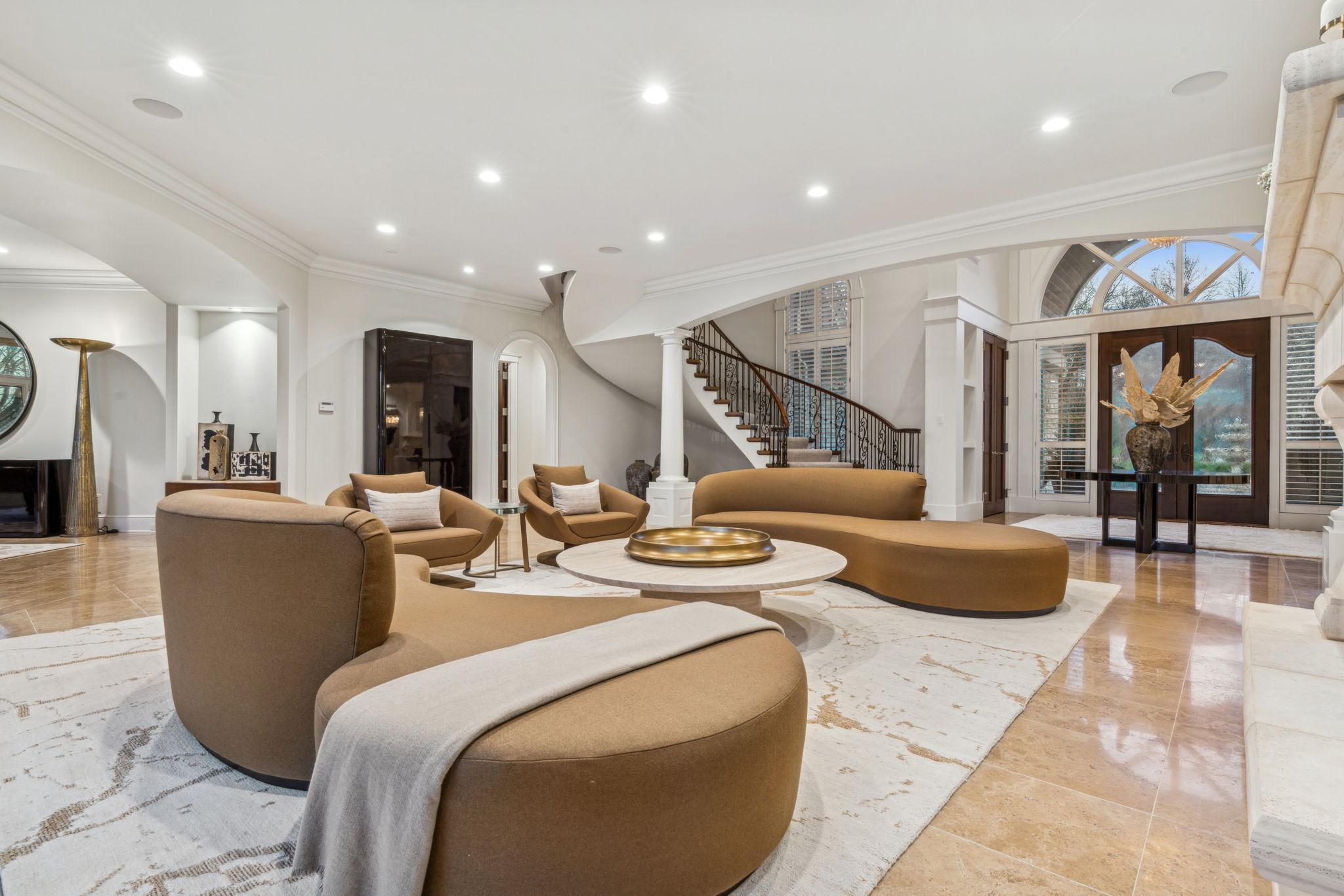 48-web-or-mls-1492 Hunter Dr-48.jpg