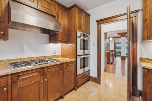 100-web-or-mls-1492 Hunter Dr-100.jpg