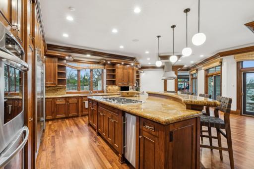 76-web-or-mls-1492 Hunter Dr-76.jpg