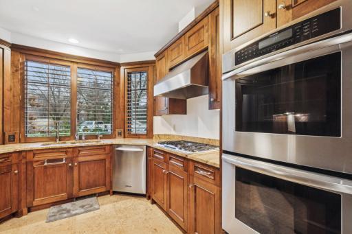 98-web-or-mls-1492 Hunter Dr-98.jpg