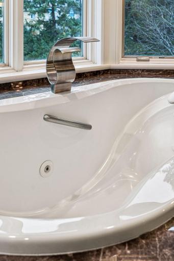 166-web-or-mls-1492 Hunter Dr-166.jpg