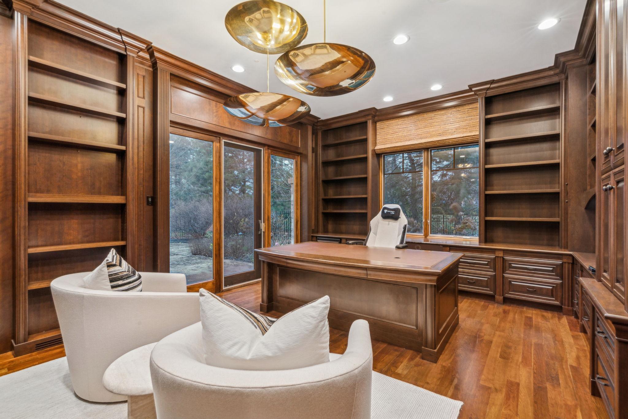 140-web-or-mls-1492 Hunter Dr-140.jpg