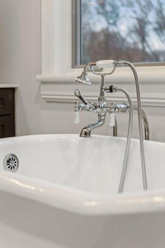 199-web-or-mls-1492 Hunter Dr-199.jpg