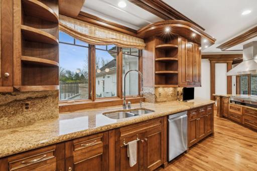 78-web-or-mls-1492 Hunter Dr-78.jpg