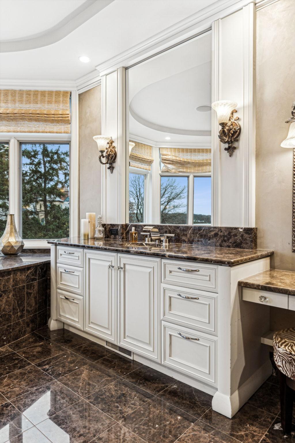 164-web-or-mls-1492 Hunter Dr-164.jpg