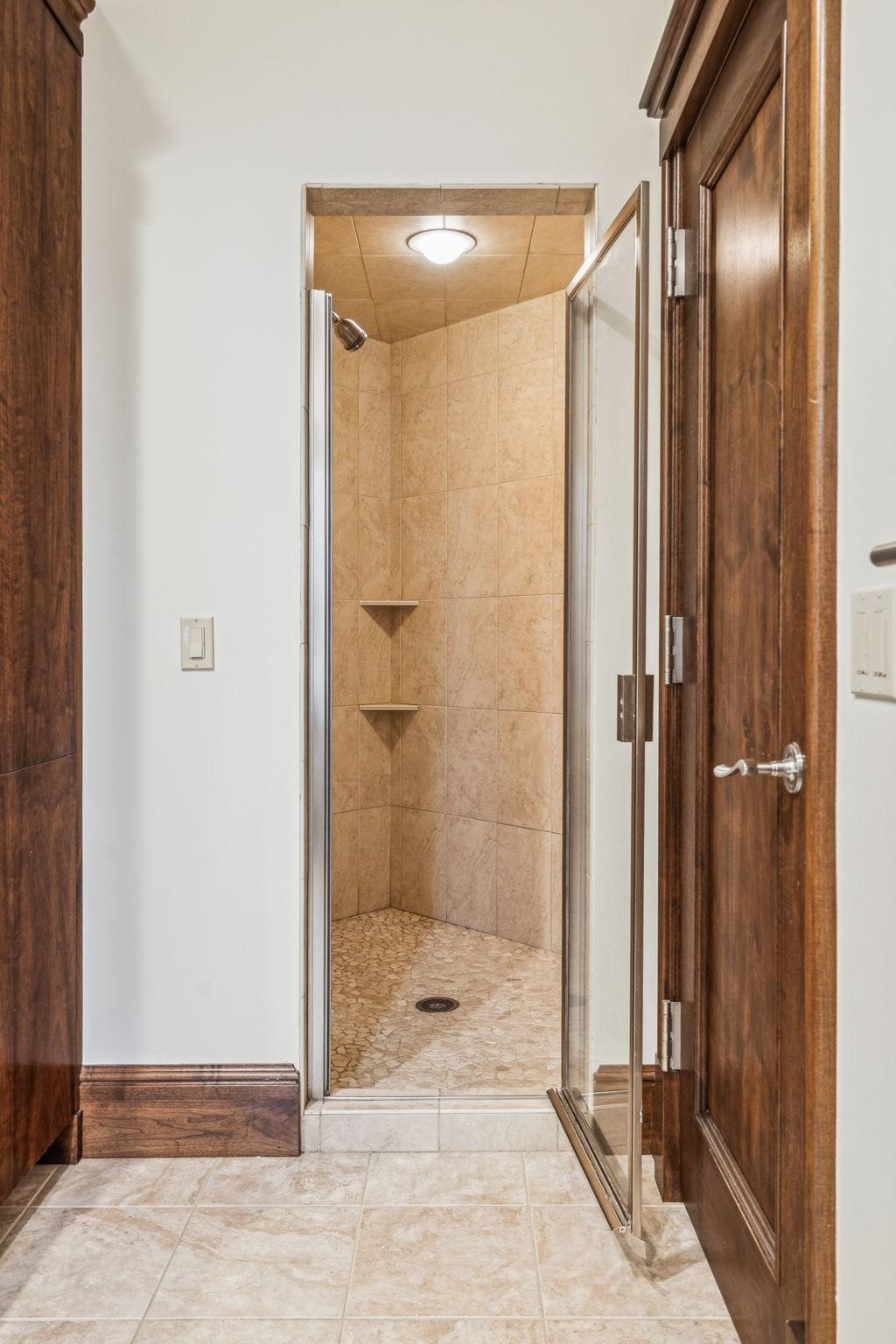 183-web-or-mls-1492 Hunter Dr-183.jpg