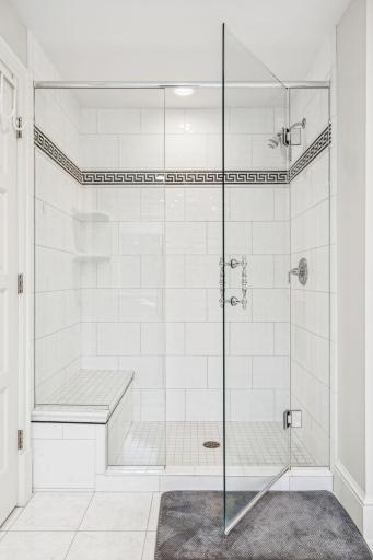 202-web-or-mls-1492 Hunter Dr-202.jpg